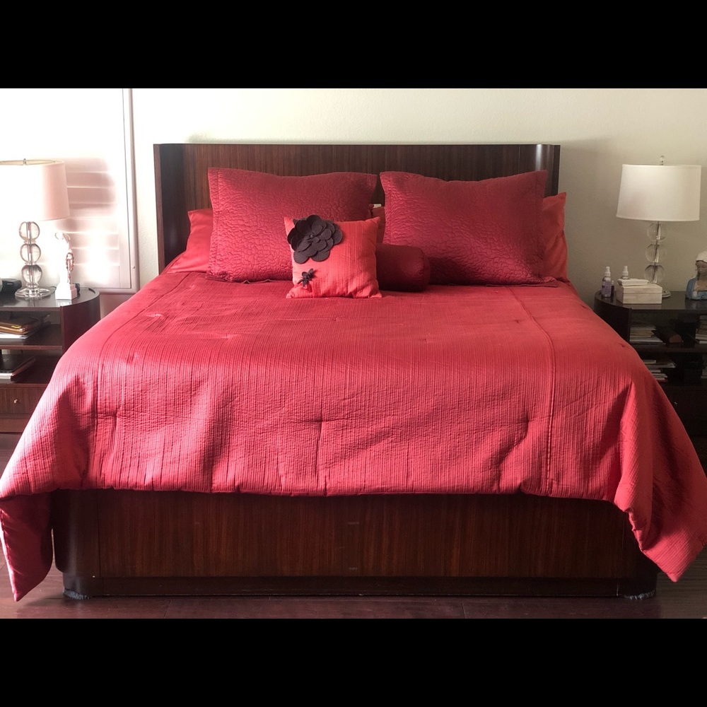 Divine Simply by Vera Wang Comforter set w/extras